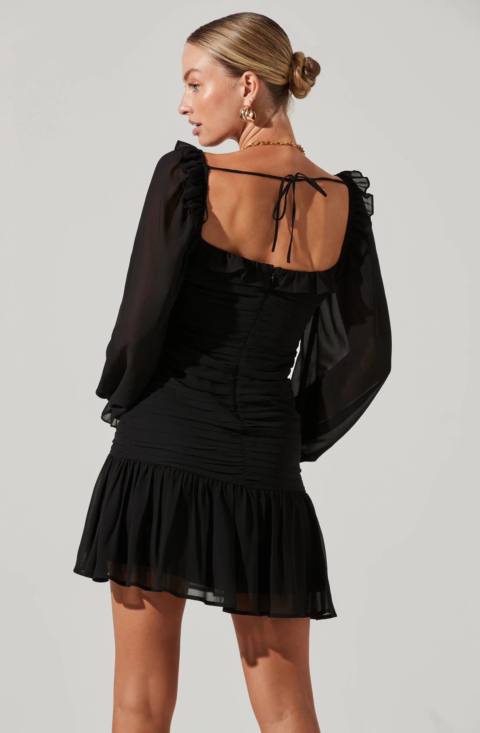 Carmella Sweetheart Ruched Long Sleeve Mini Dress - Image 4