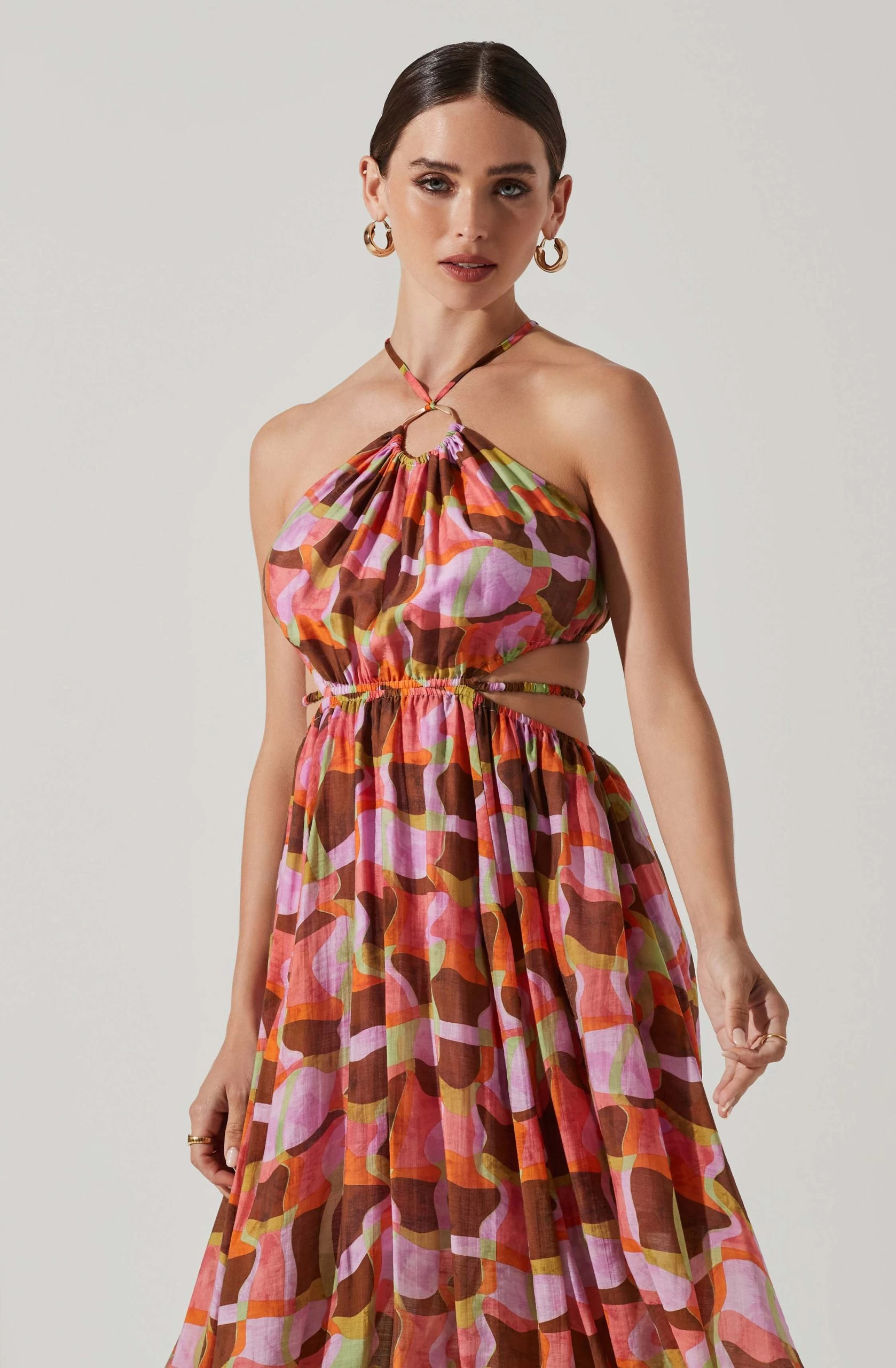 Sivana Halter Neck Geo Print Maxi Dress - Image 2