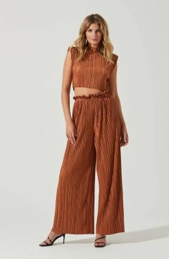 Cruise Pleated Wide Leg Pants