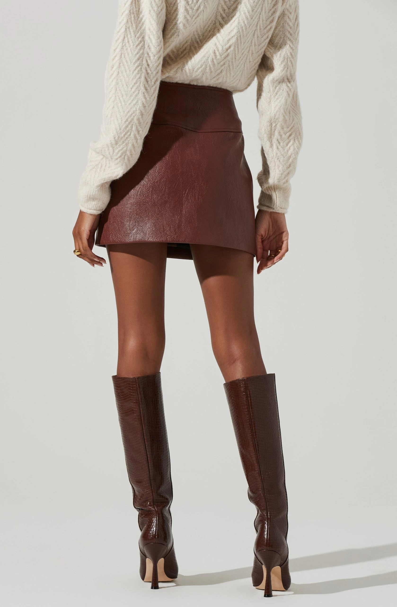 Tracy Faux Leather Front Zip Skirt - Image 5