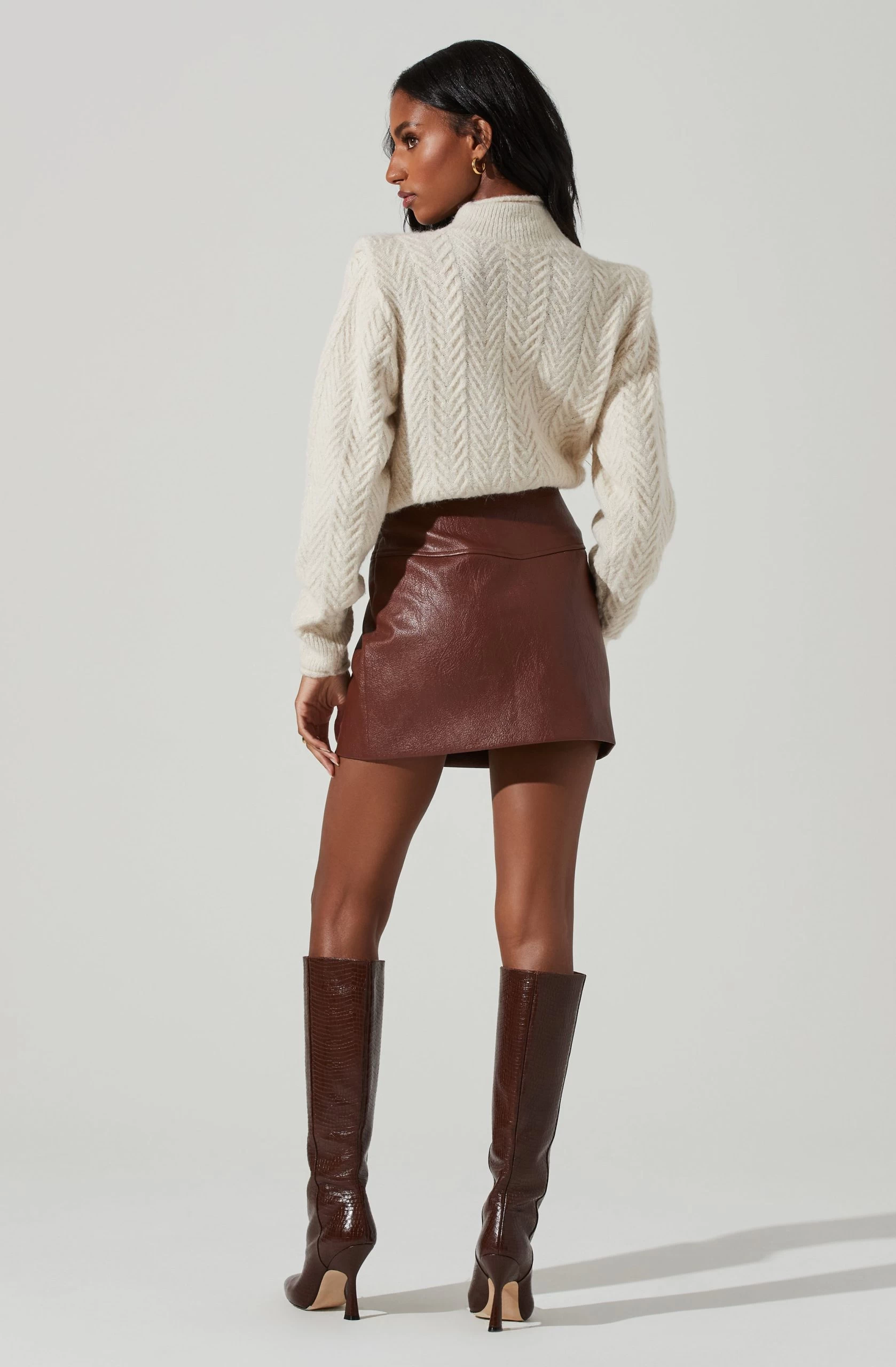 Tracy Faux Leather Front Zip Skirt - Image 4