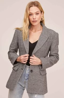 Arlo Blazer