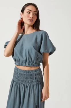 Perfect Oasis Bubble Sleeve Top