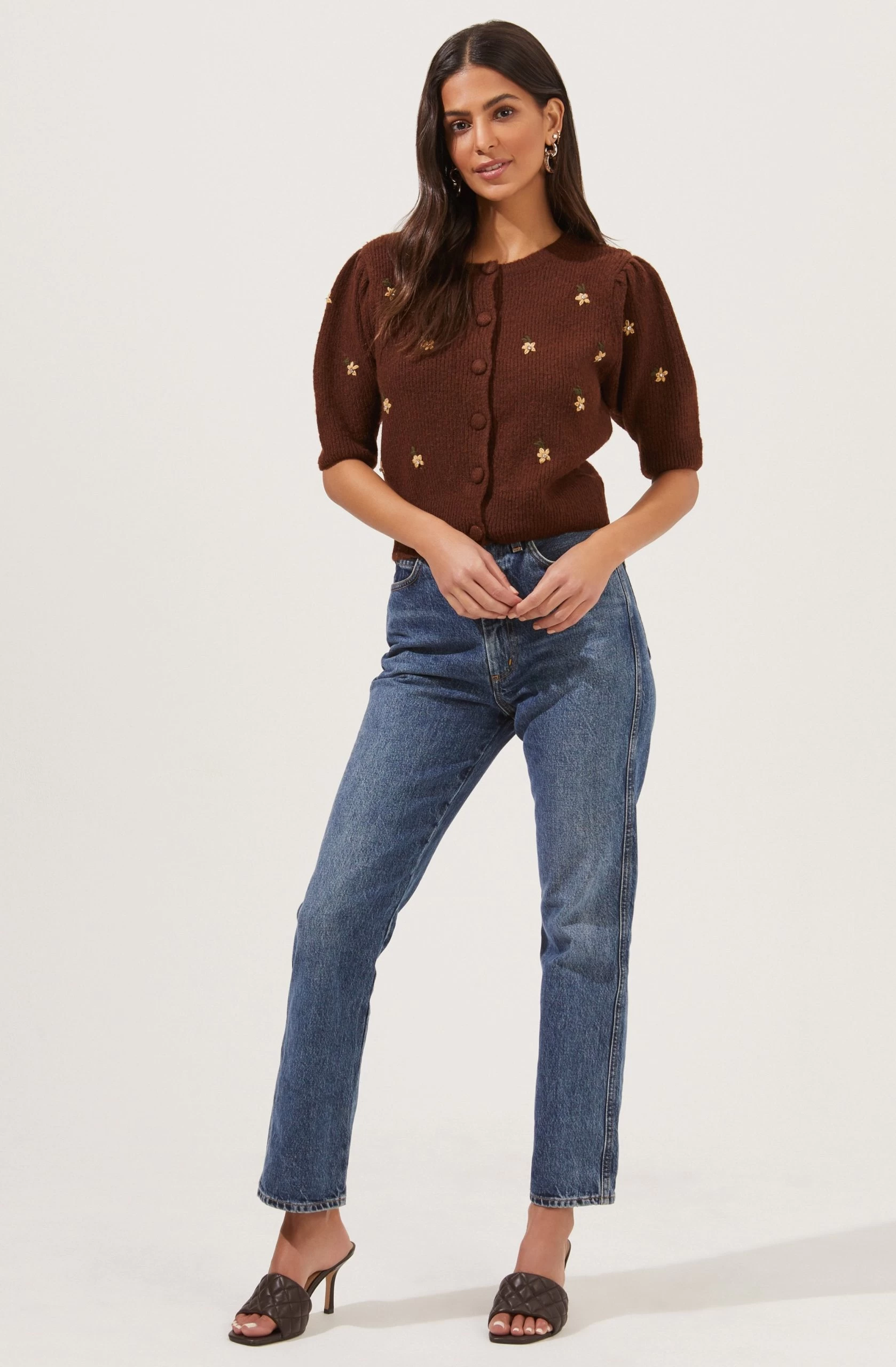 Valeria Flower Embroidered Short Sleeve Cardigan - Image 4