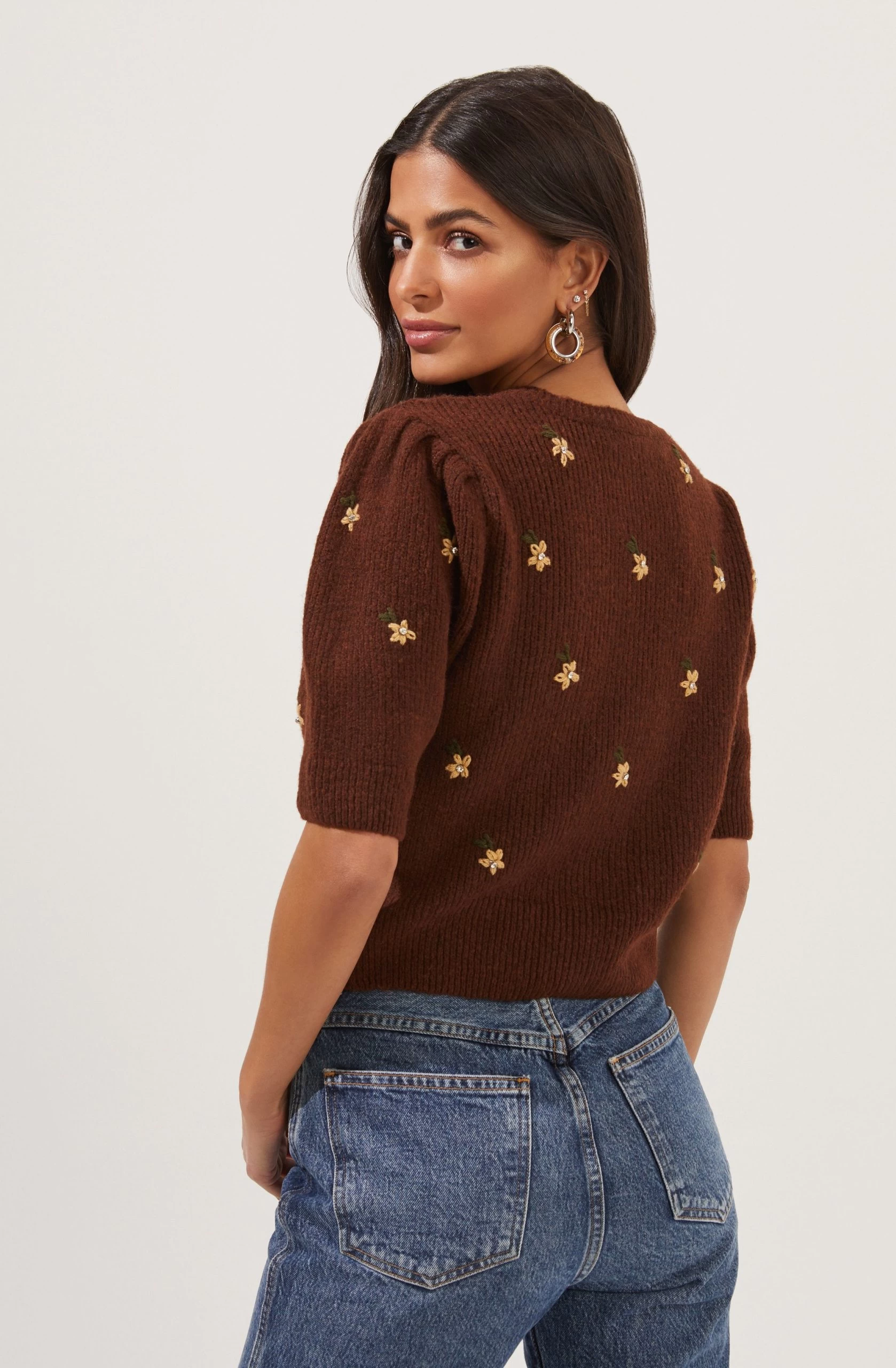 Valeria Flower Embroidered Short Sleeve Cardigan - Image 6