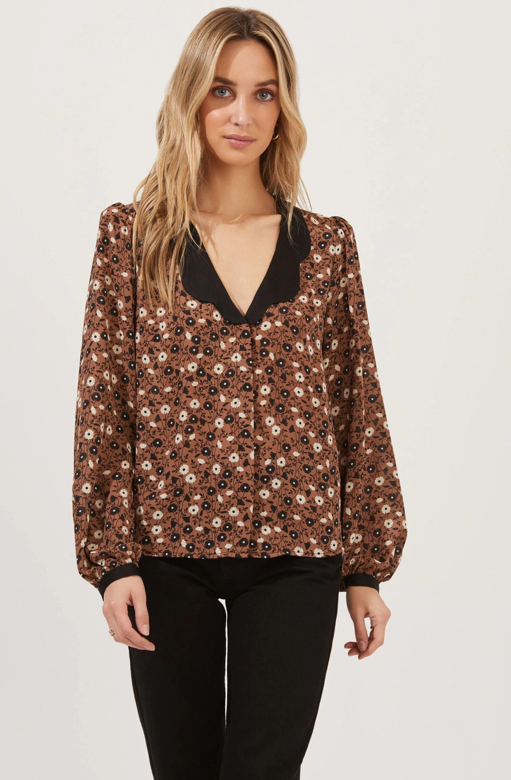 Lula Floral Contrast Collar Top - Image 3