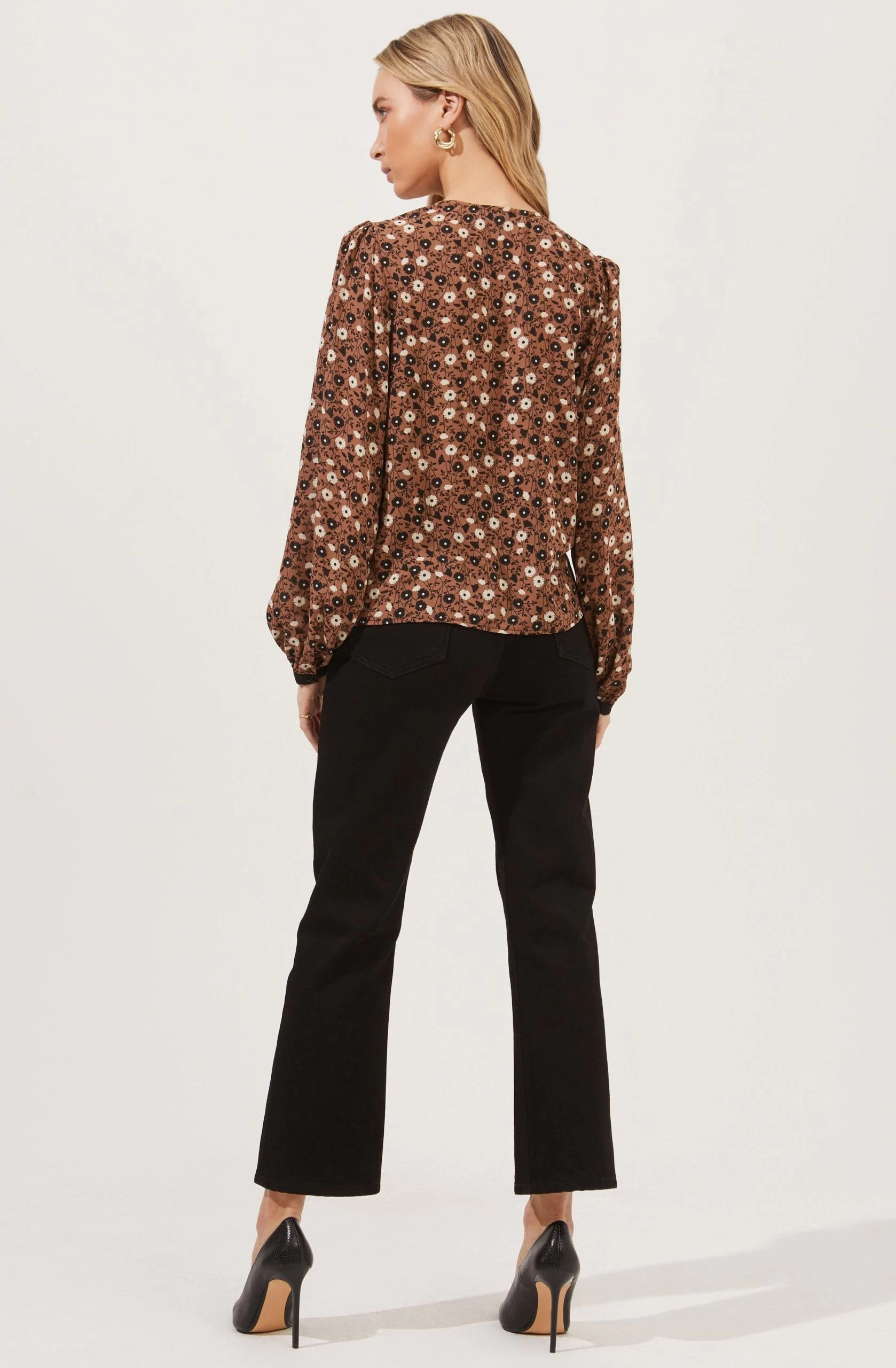 Lula Floral Contrast Collar Top - Image 2