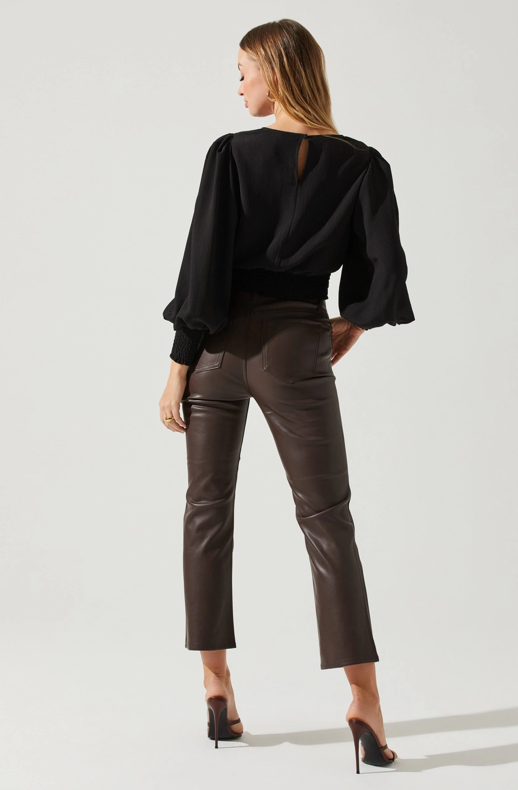 Wrenley Twist Front Puff Sleeve Top - Image 5