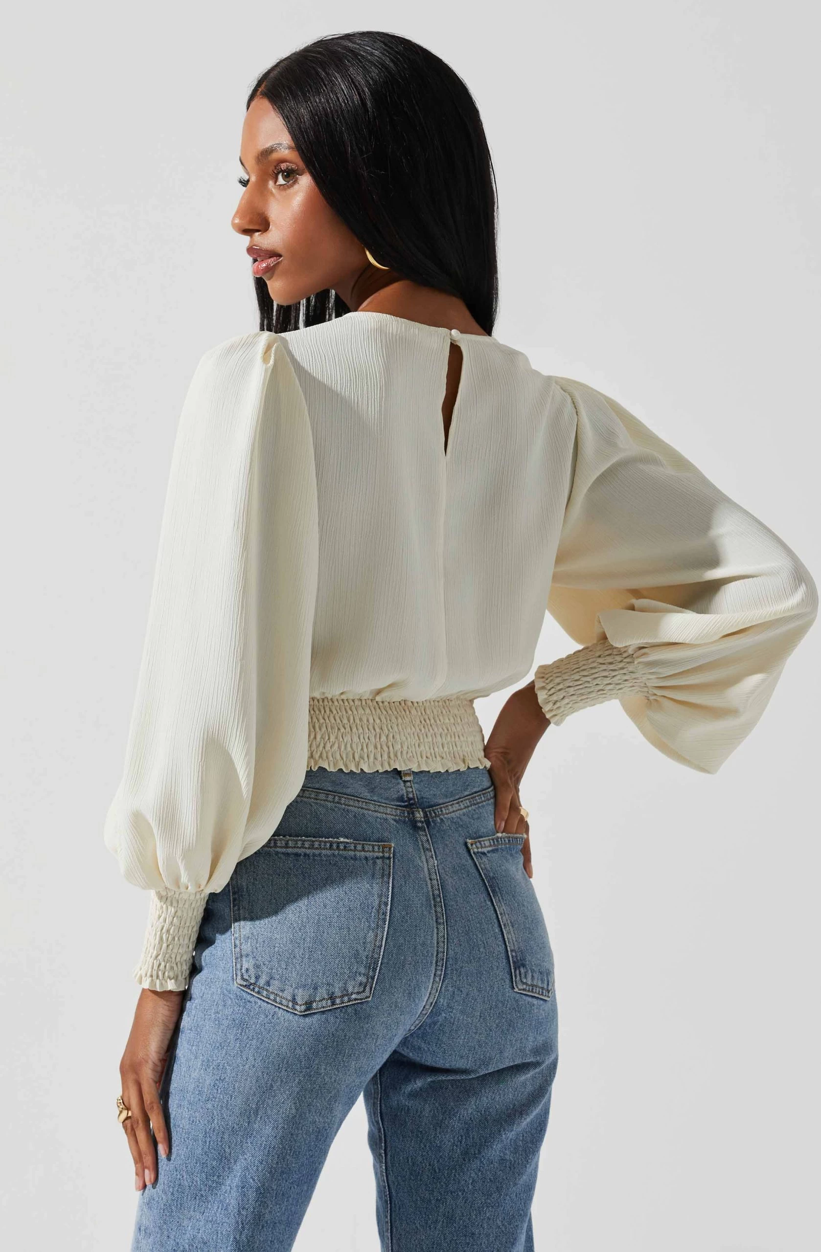 Wrenley Twist Front Puff Sleeve Top - Image 12