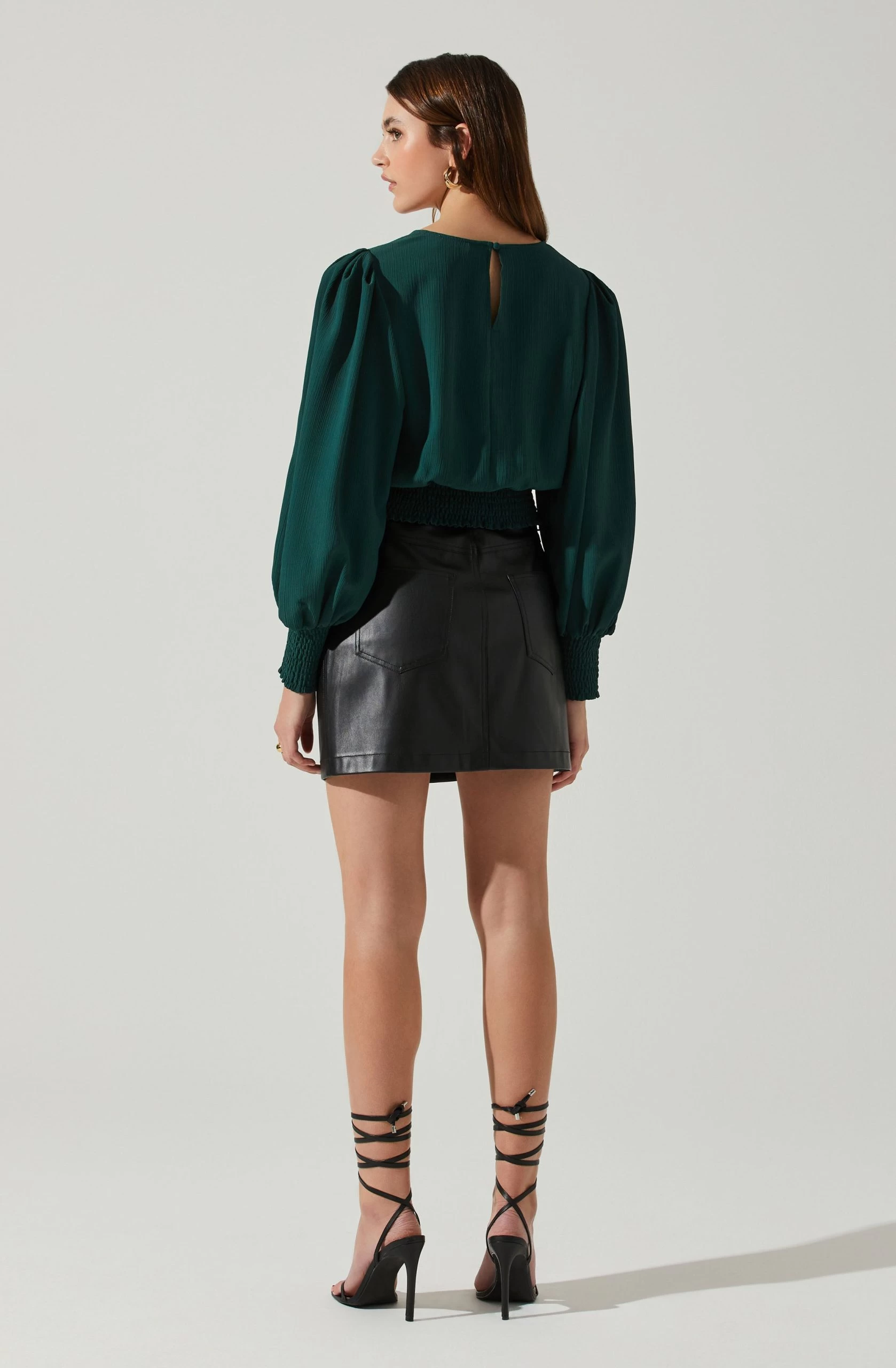 Wrenley Twist Front Puff Sleeve Top - Image 17