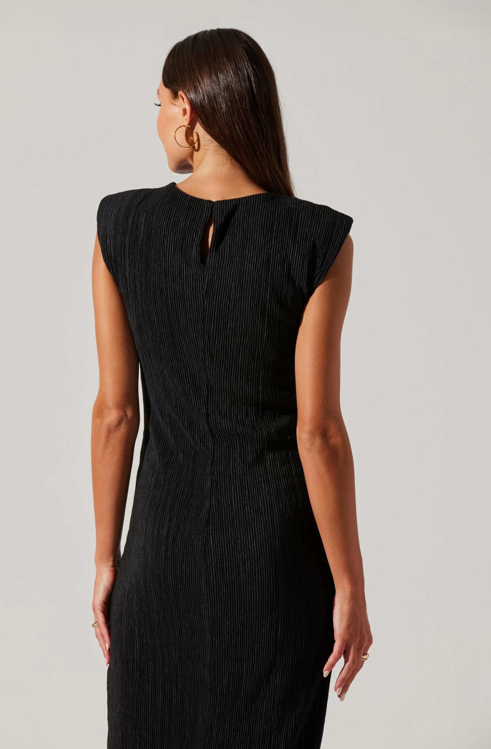 Plisse Straight Neck Midi Dress - Image 5