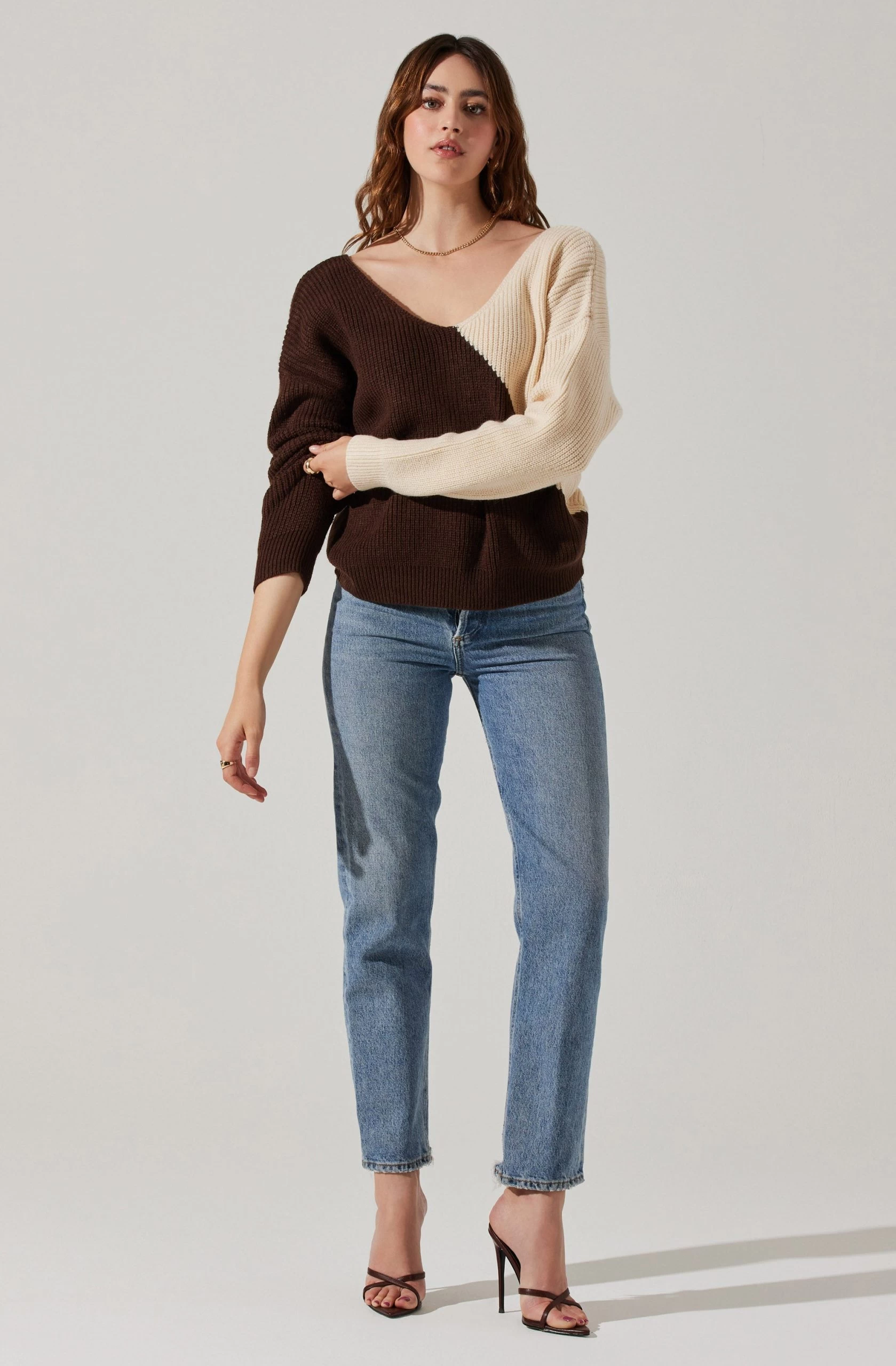 Two Toned Twist Back Sweater - Image 4
