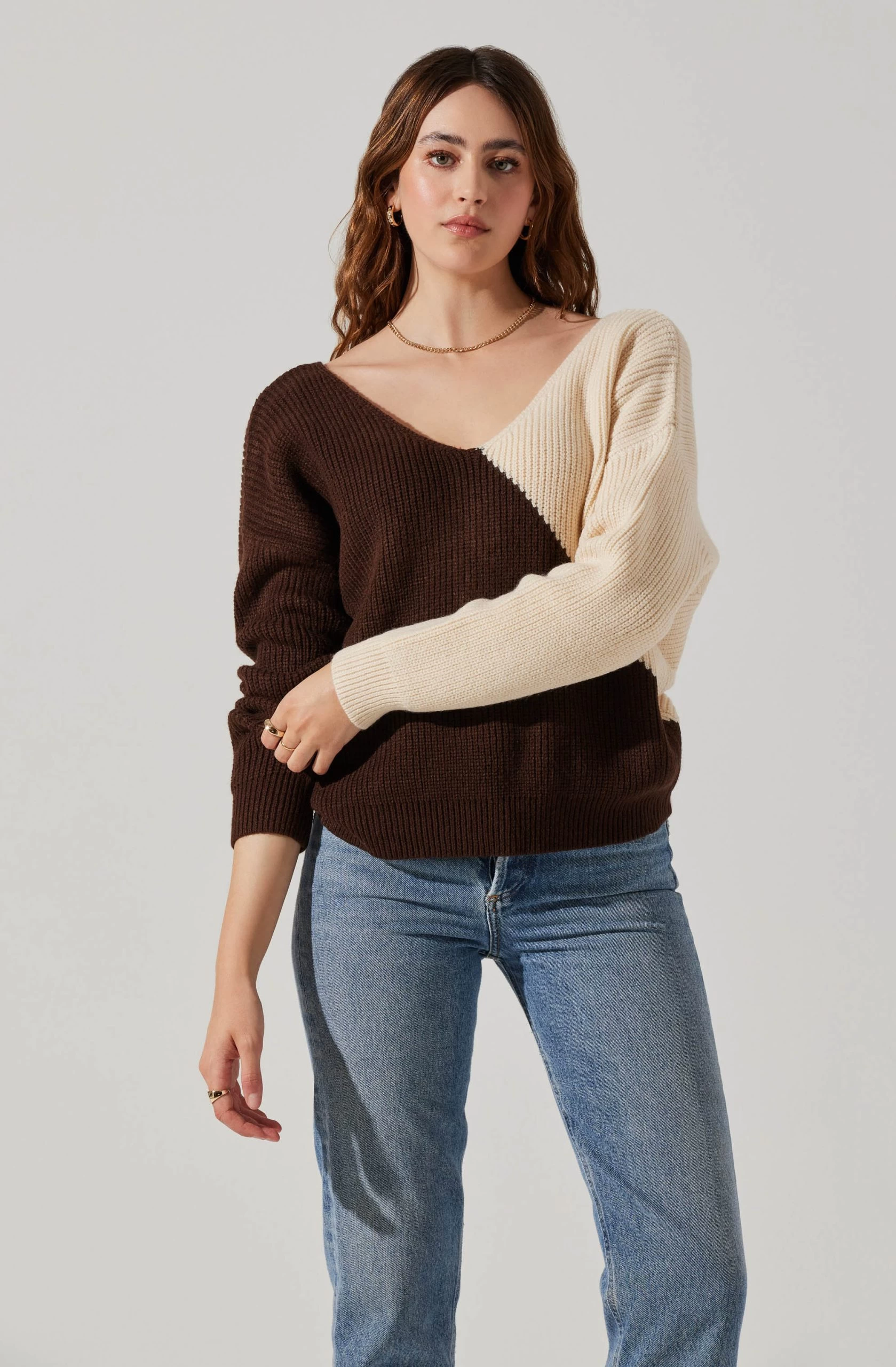 Two Toned Twist Back Sweater - Image 6