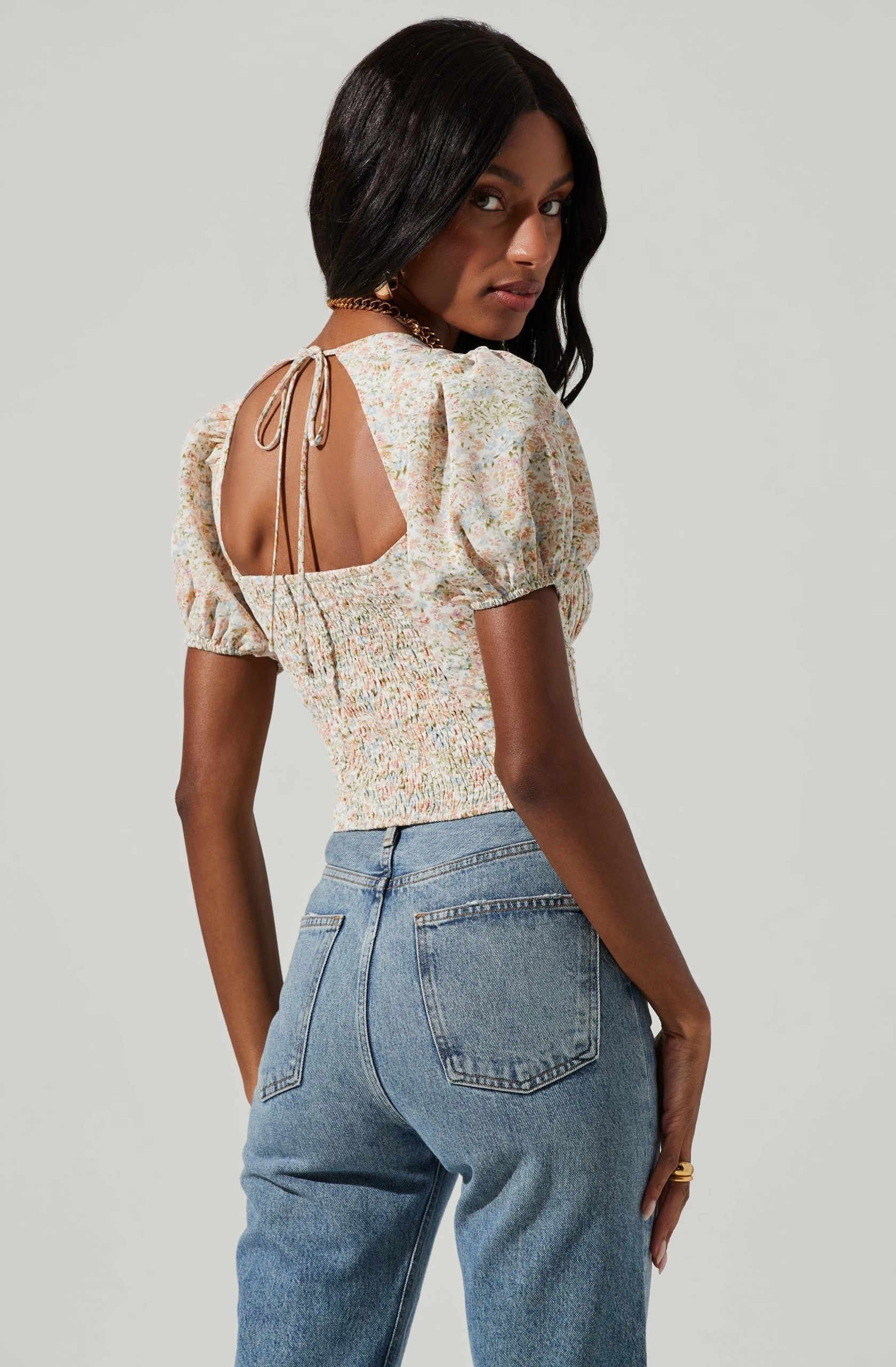 Cupped Floral Short Puff Sleeve Hook And Eye Top - Image 5