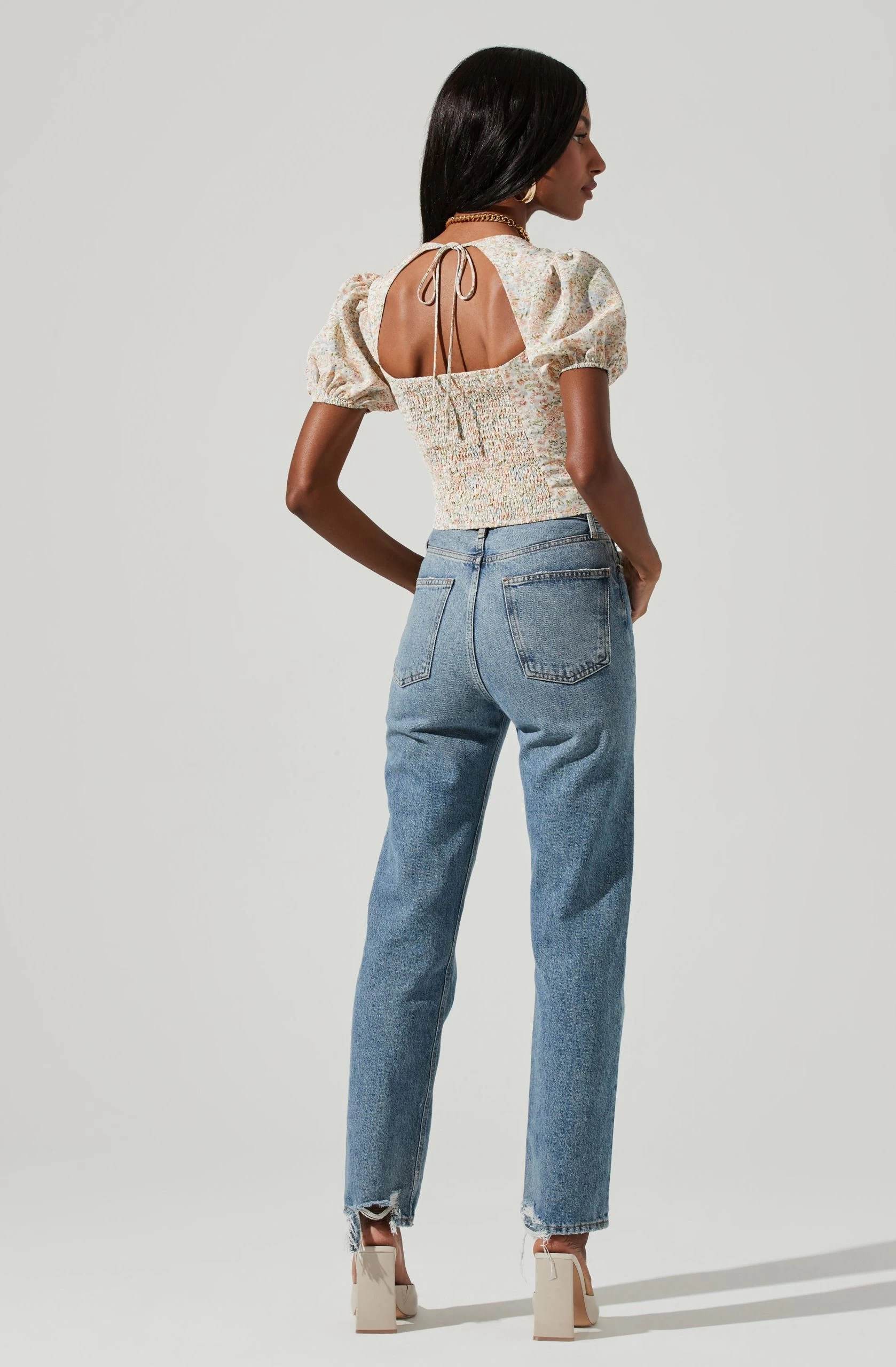 Cupped Floral Short Puff Sleeve Hook And Eye Top - Image 4