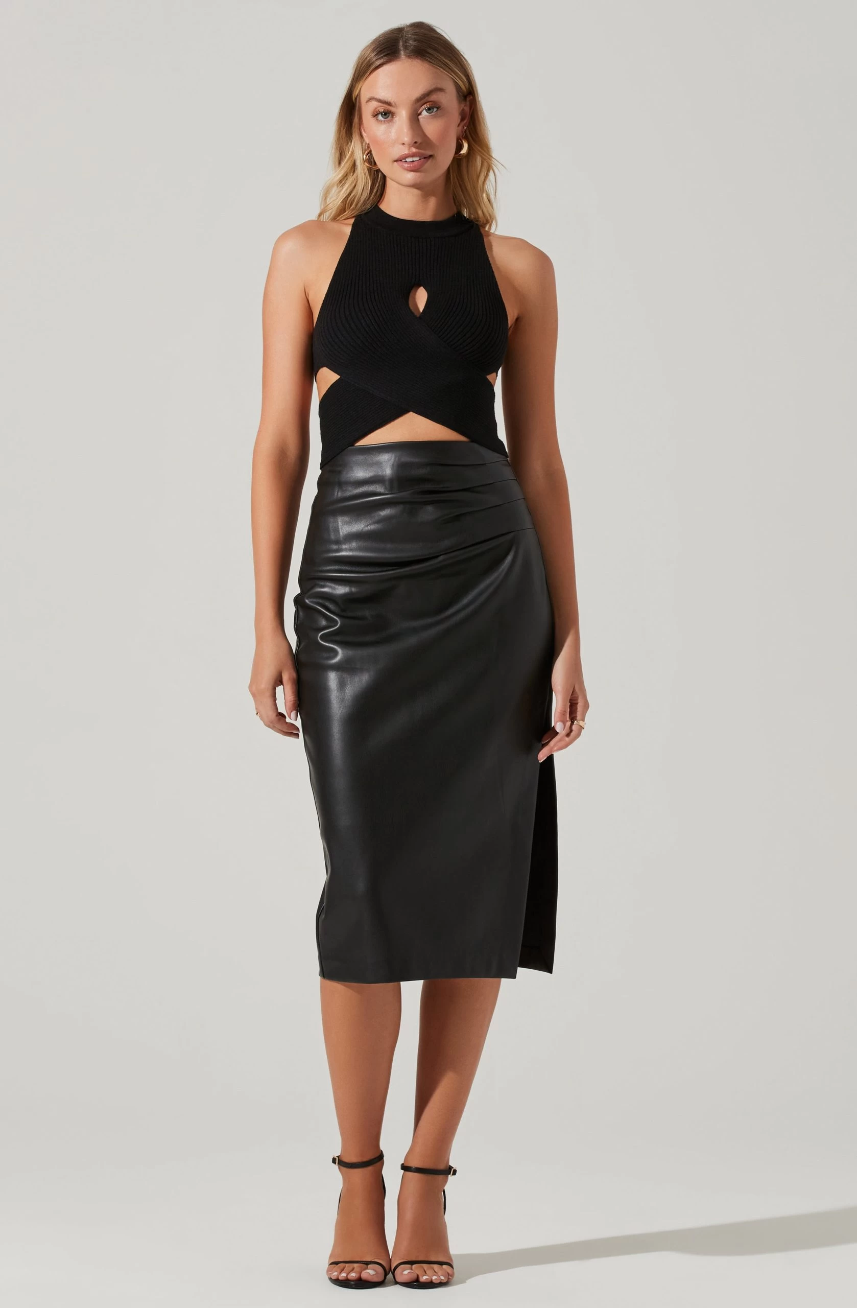 Cut Out Knit Crop Top - Image 2