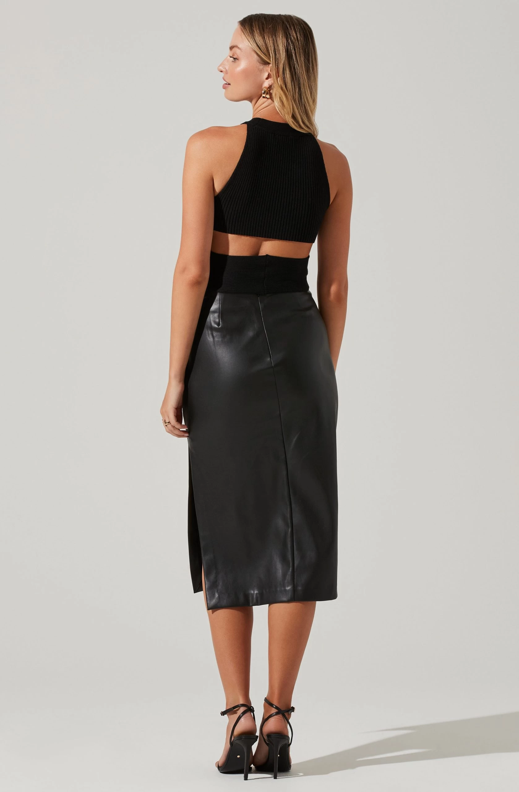 Cut Out Knit Crop Top - Image 4